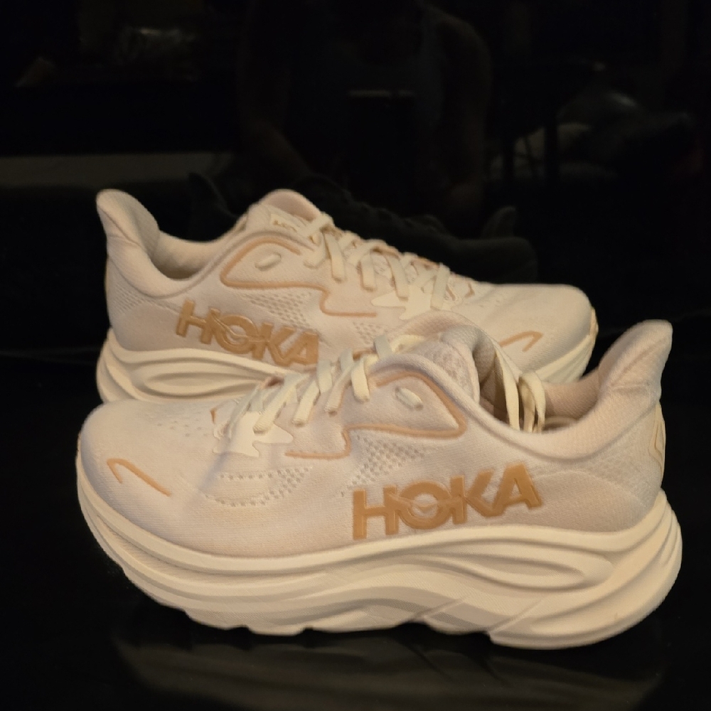 Hoka Clifton 10